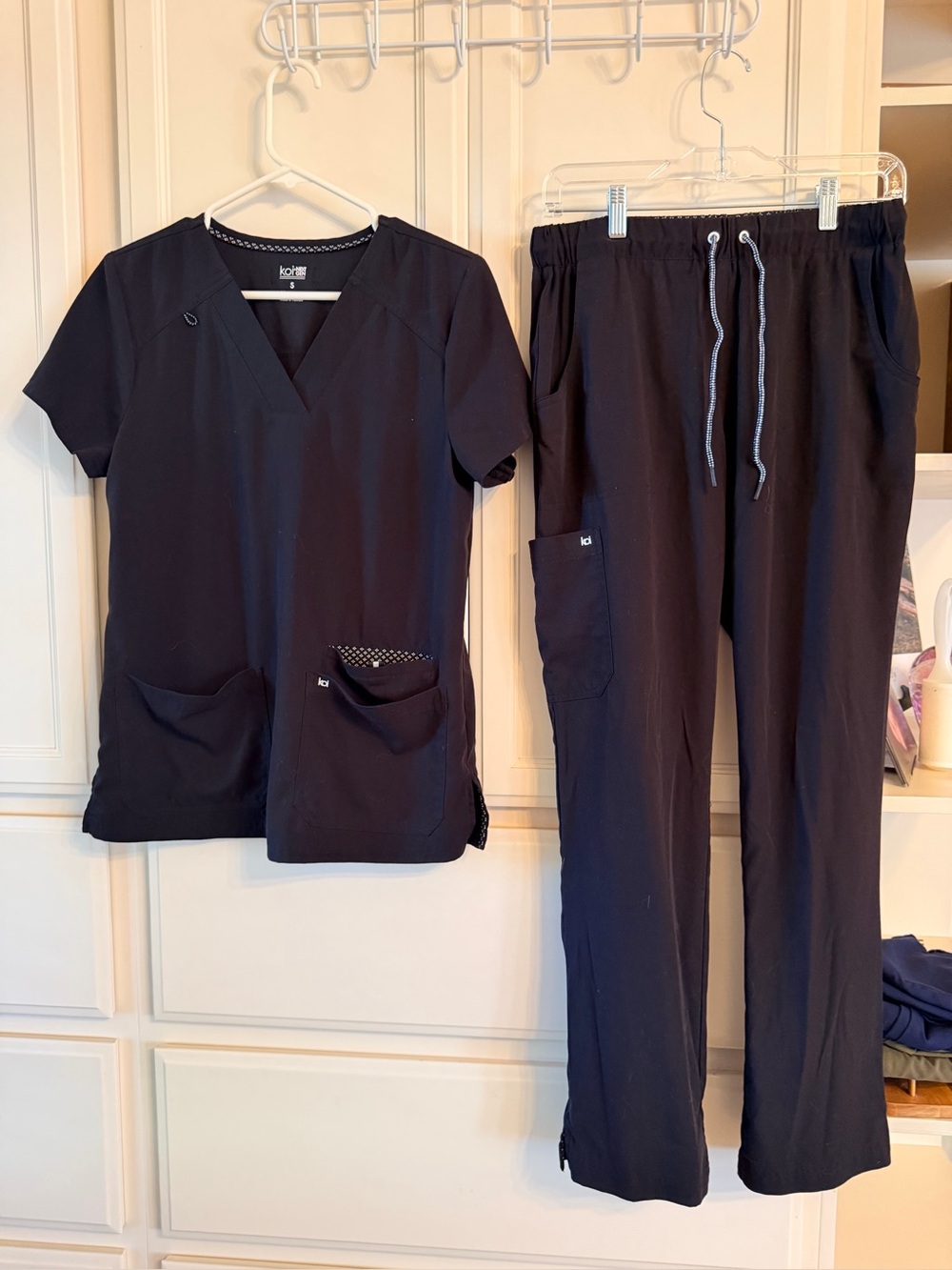 Koi women’s small black scrub set